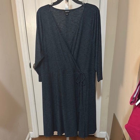 Torrid faux wrap dress - Picture 1 of 5
